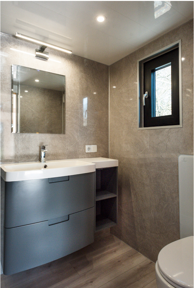 Badezimmer mit FIBO Beton Wanddekor